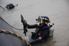 ���غ���ǱˮԱ